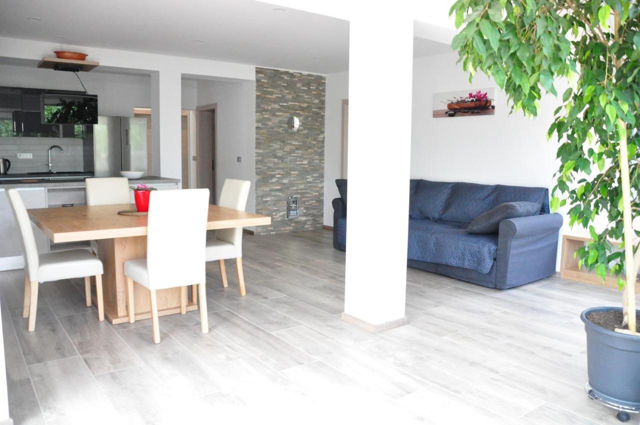 Apartment Cecil Ізола Екстер'єр фото